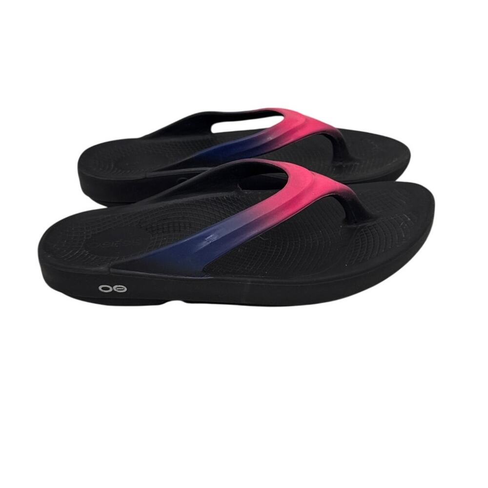 OOFOS Black Flip Flops with Pink and Blue Gradient Straps